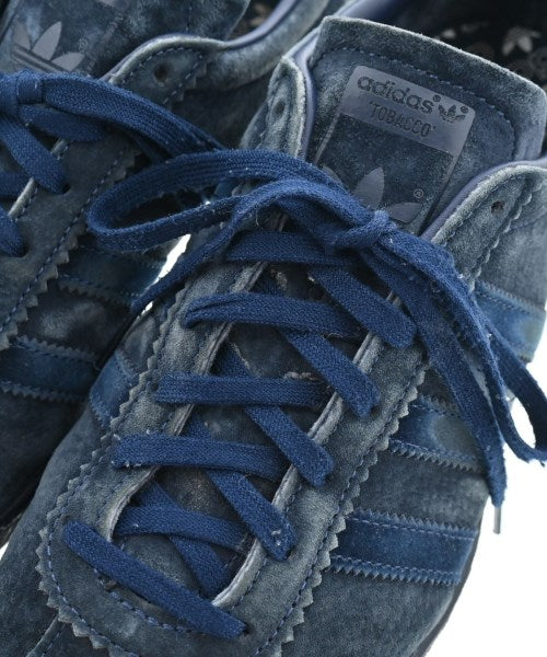adidas 運動鞋