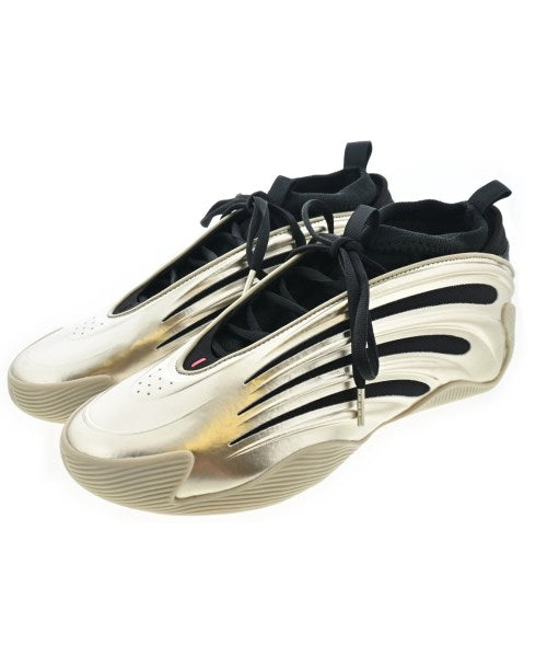 adidas 運動鞋