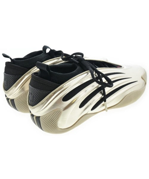 adidas 運動鞋