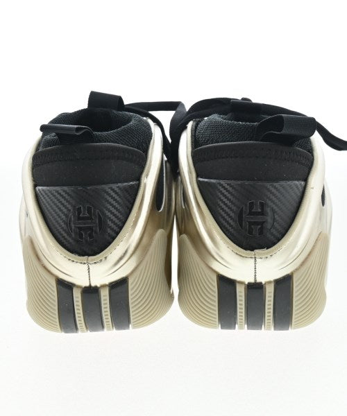 adidas 運動鞋