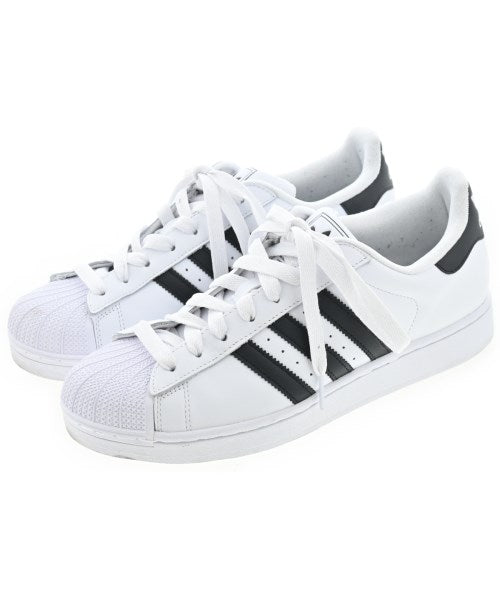 adidas 運動鞋