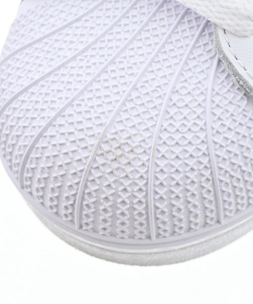 adidas 運動鞋