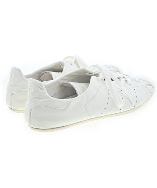 adidas 運動鞋