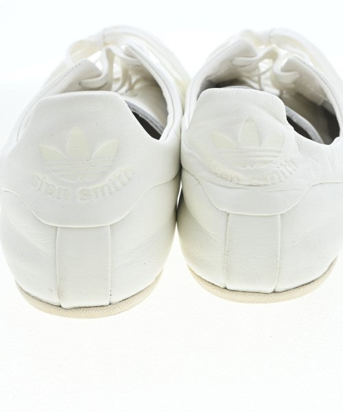 adidas 運動鞋