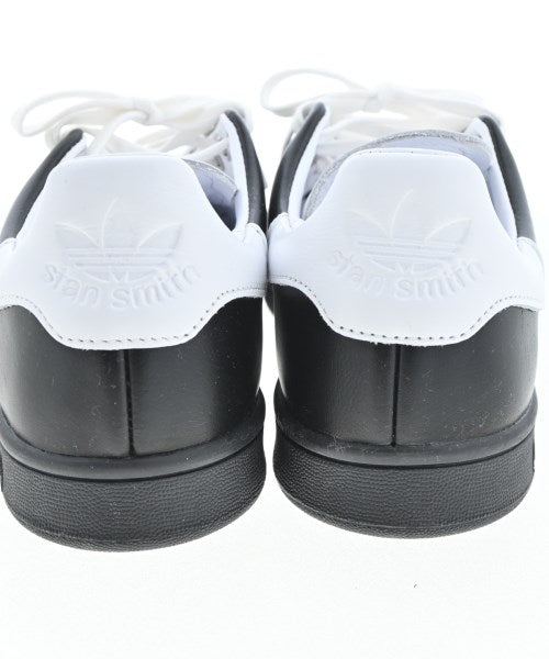 adidas 運動鞋