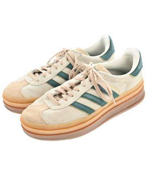 adidas 運動鞋