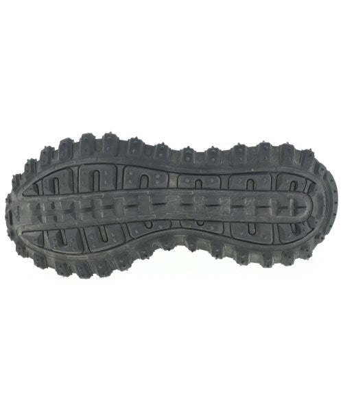 adidas 運動鞋