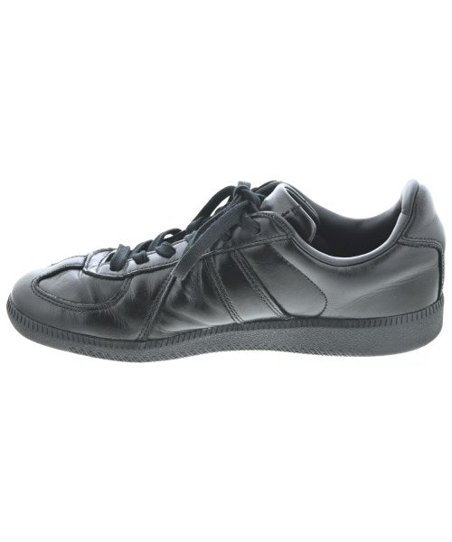 adidas 運動鞋