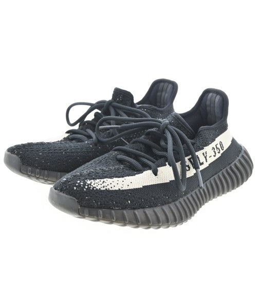 adidas 運動鞋