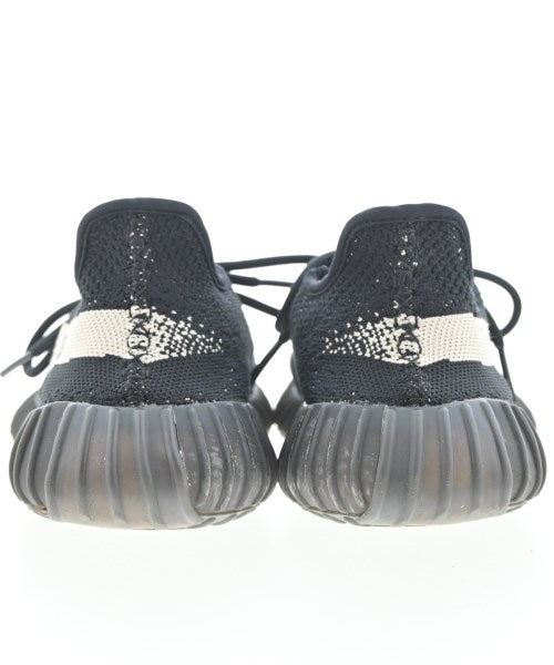 adidas 運動鞋