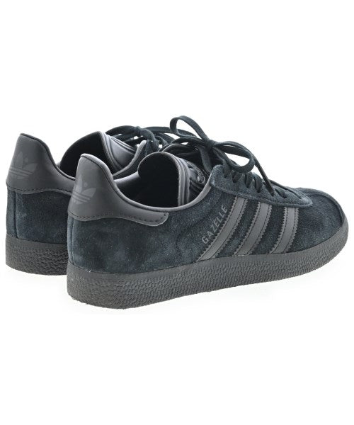 adidas 運動鞋