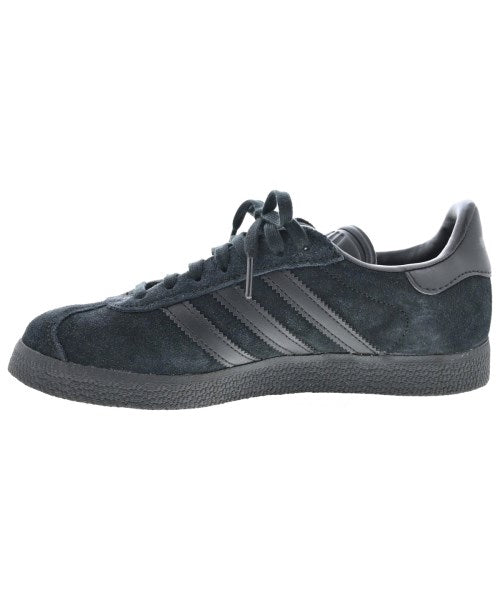 adidas 運動鞋