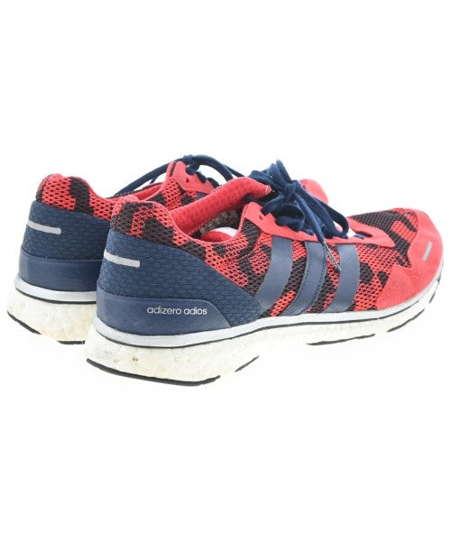 adidas 運動鞋