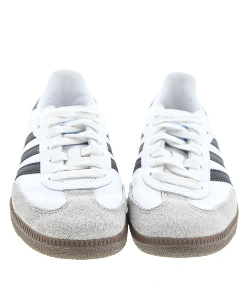 adidas 運動鞋