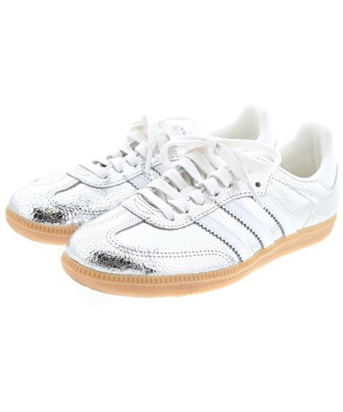 adidas 運動鞋