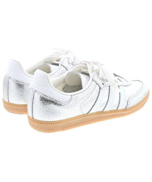 adidas 運動鞋