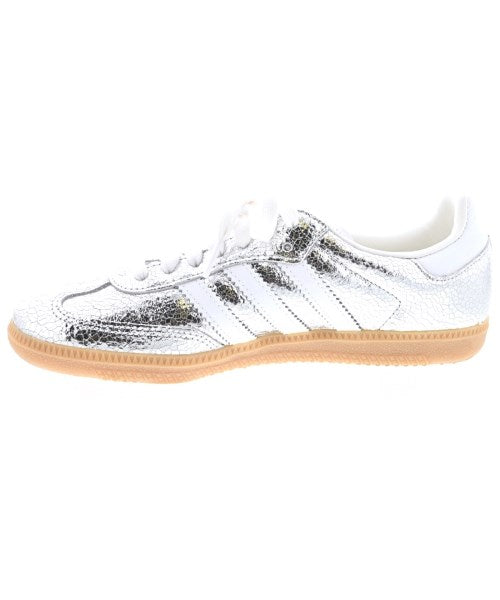 adidas 運動鞋