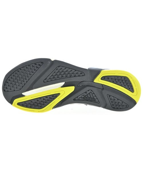 adidas 運動鞋