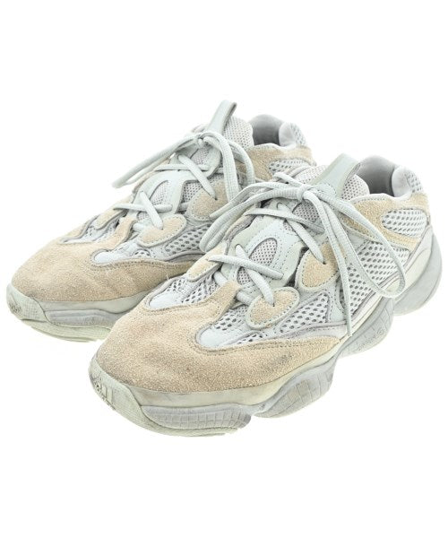 adidas 運動鞋