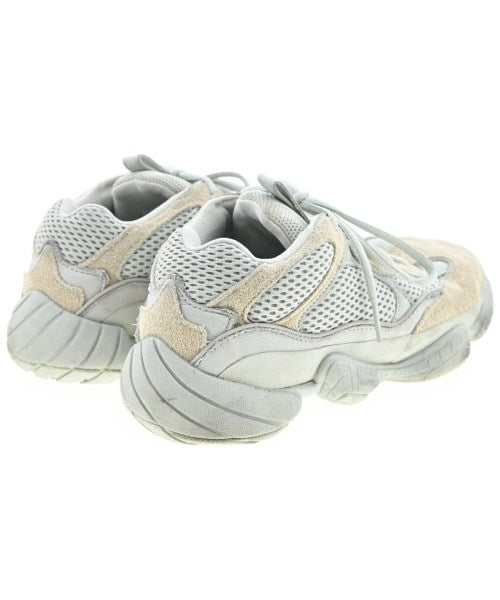 adidas 運動鞋