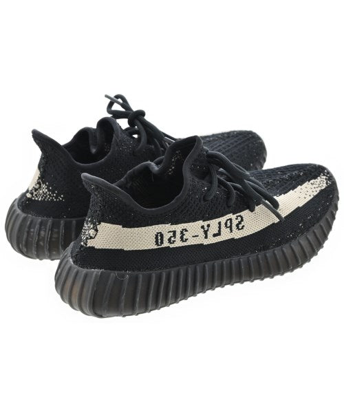 adidas 運動鞋