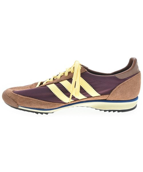 adidas 運動鞋