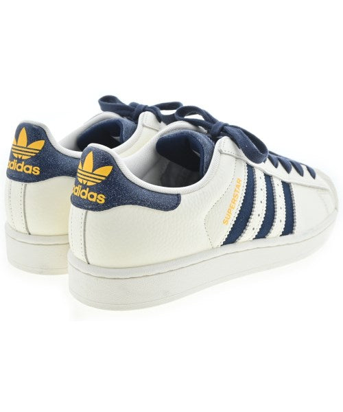 adidas 運動鞋