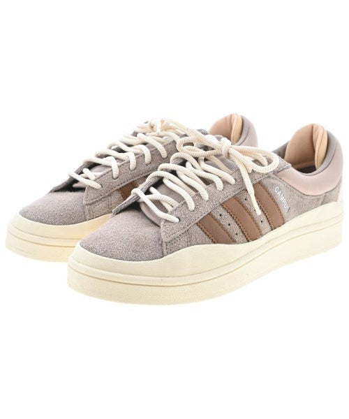 adidas 運動鞋