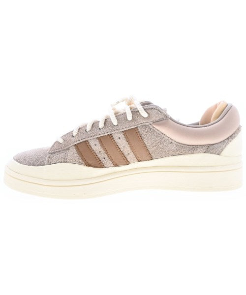 adidas 運動鞋