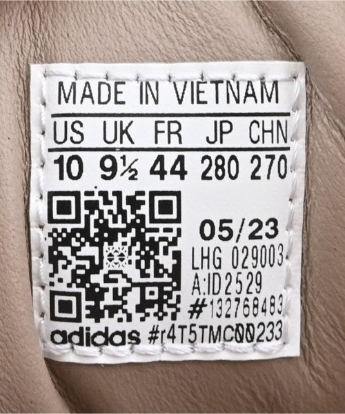 adidas 運動鞋