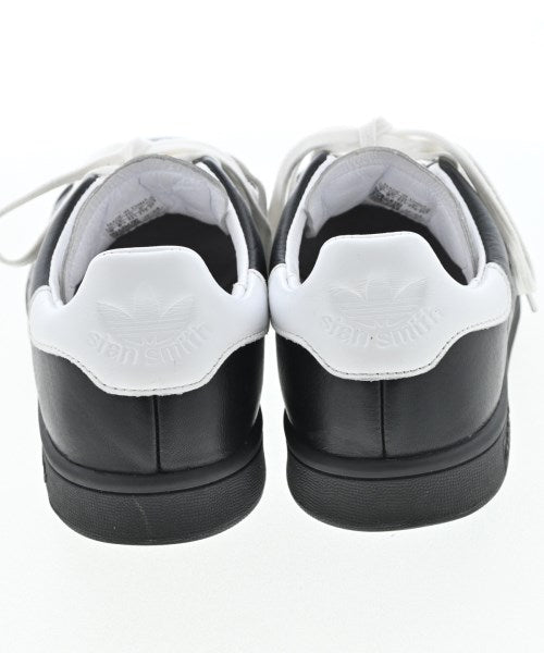 adidas 運動鞋