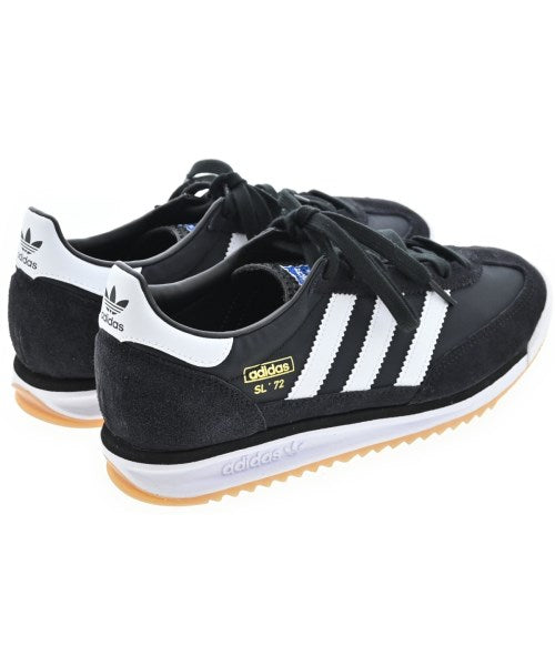 adidas 運動鞋