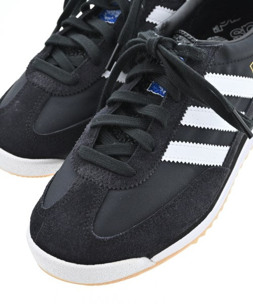 adidas 運動鞋