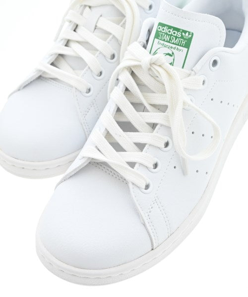 adidas 運動鞋