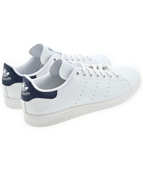 adidas 運動鞋