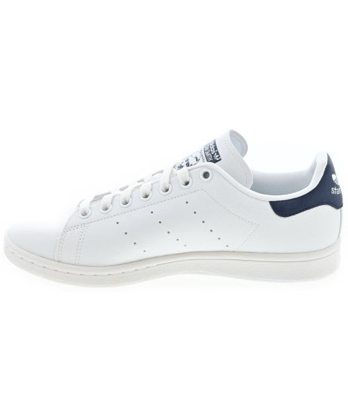 adidas 運動鞋