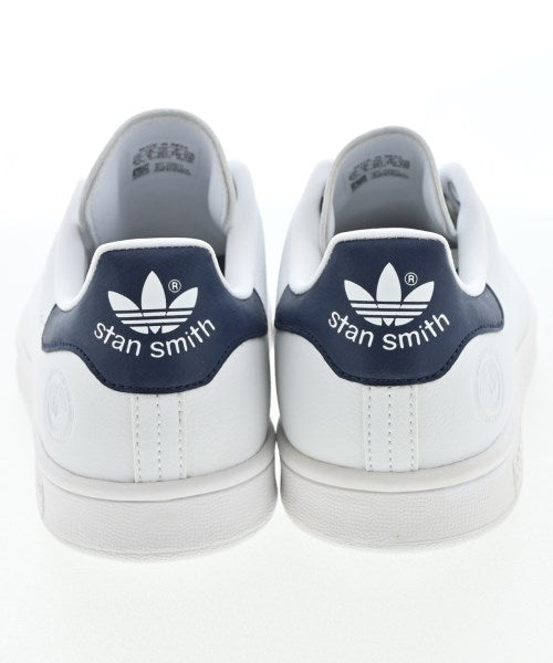 adidas 運動鞋