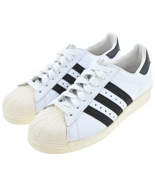 adidas 運動鞋