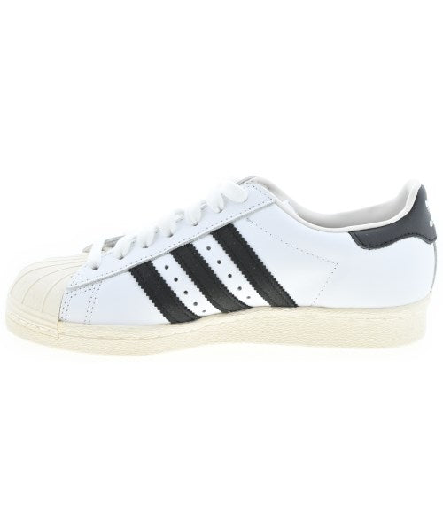 adidas 運動鞋