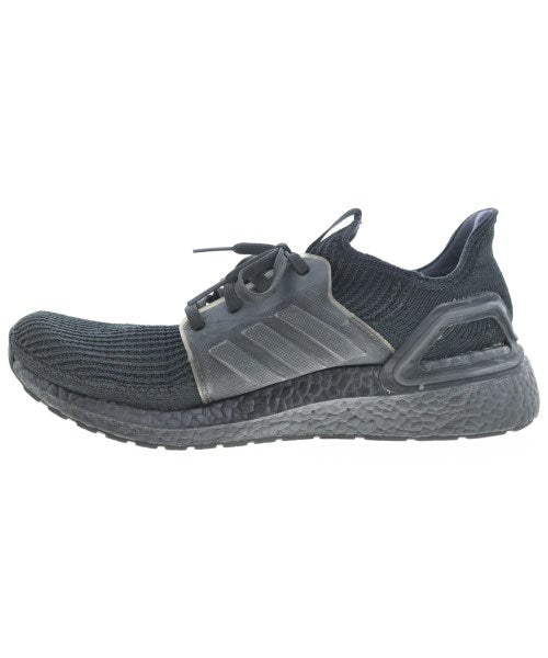 adidas 運動鞋