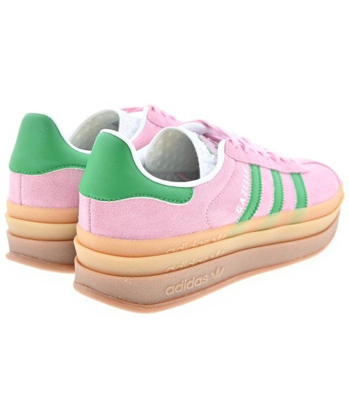 adidas 運動鞋