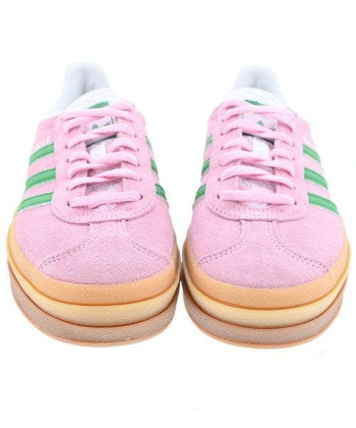 adidas 運動鞋