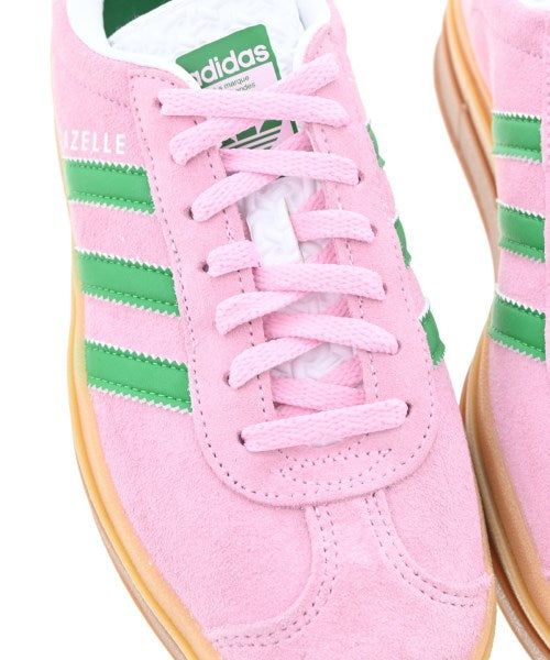 adidas 運動鞋