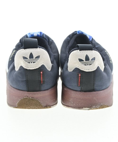 adidas 運動鞋