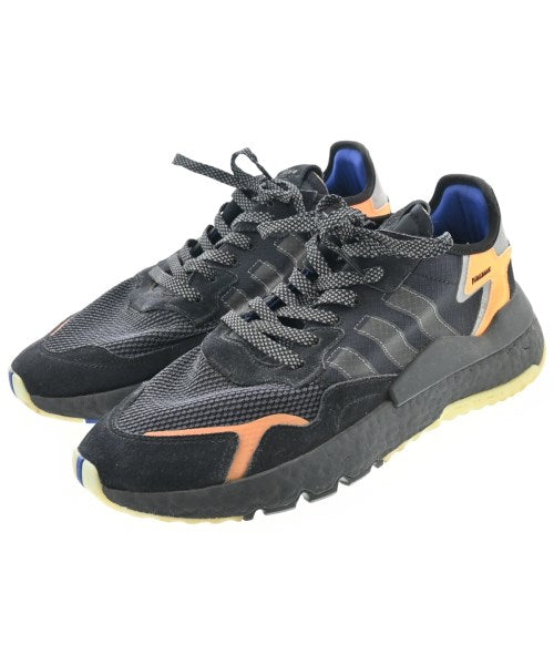 adidas 運動鞋