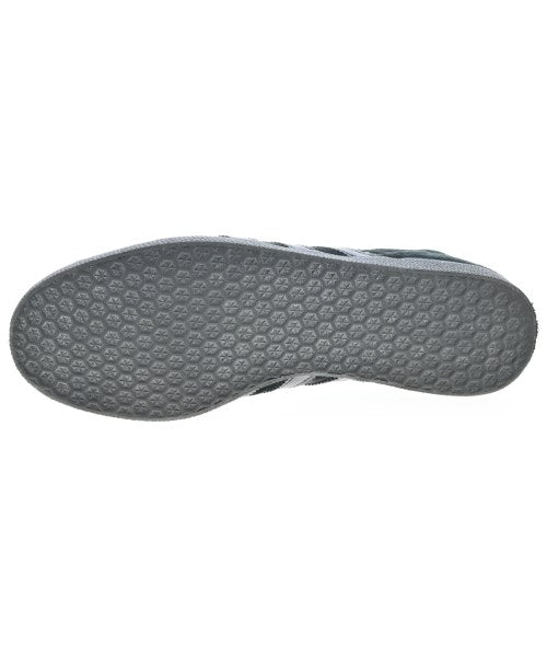 adidas 運動鞋