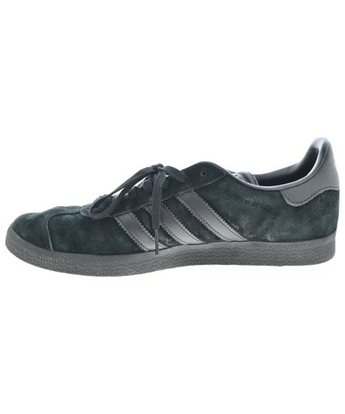 adidas 運動鞋