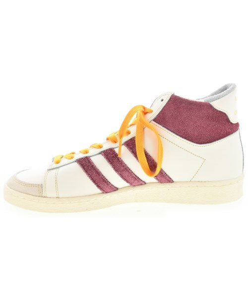 adidas 運動鞋