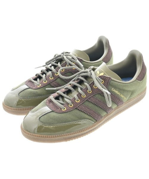 adidas 運動鞋