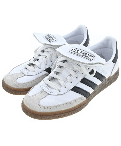 adidas 運動鞋